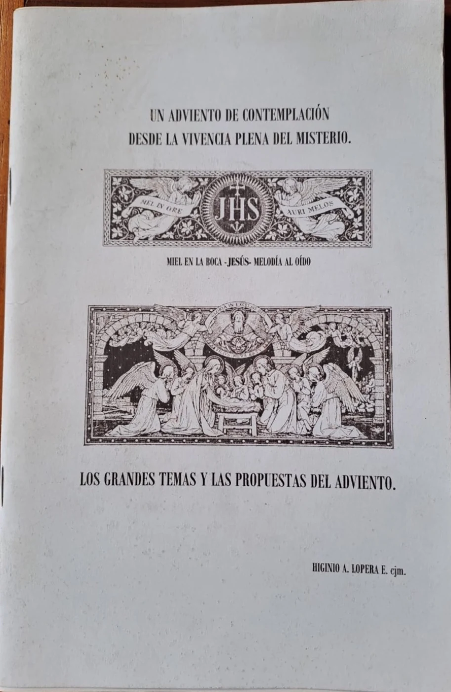 Page de titre photographiée : Un adviento de contemplación desde la vivencia plena del misterio